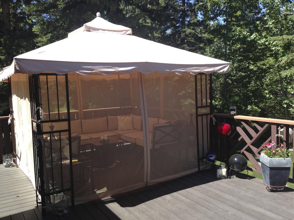 Redwood Meadows Bed And BreakfastBragg Creek エクステリア 写真